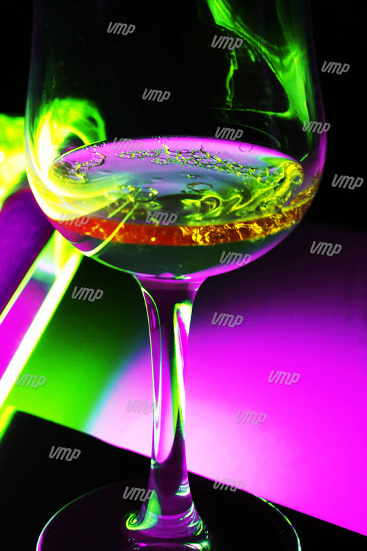 Verre en lumière noire